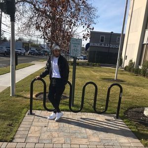 Meet your Posher, Anyelo